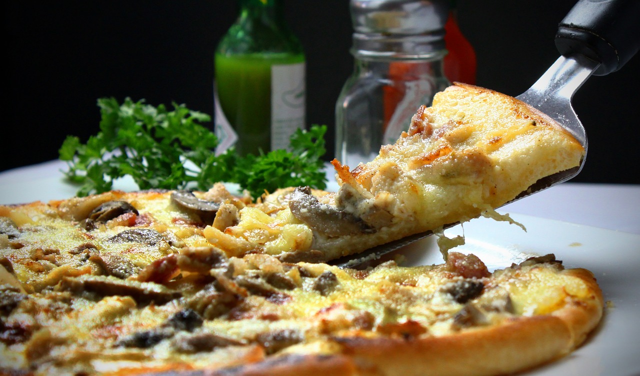 IELTS Essay Restaurant and Convenience Foods